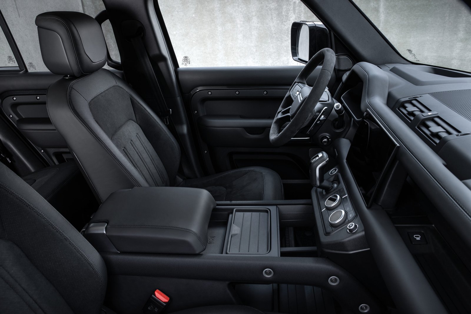 LR_DEF_V8_INTERIOR
